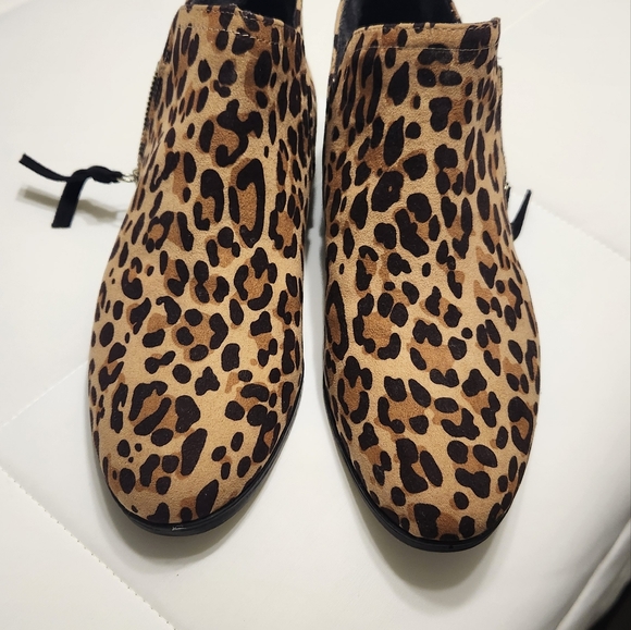 NWOT- Dr. Scholl booties - Picture 2 of 7